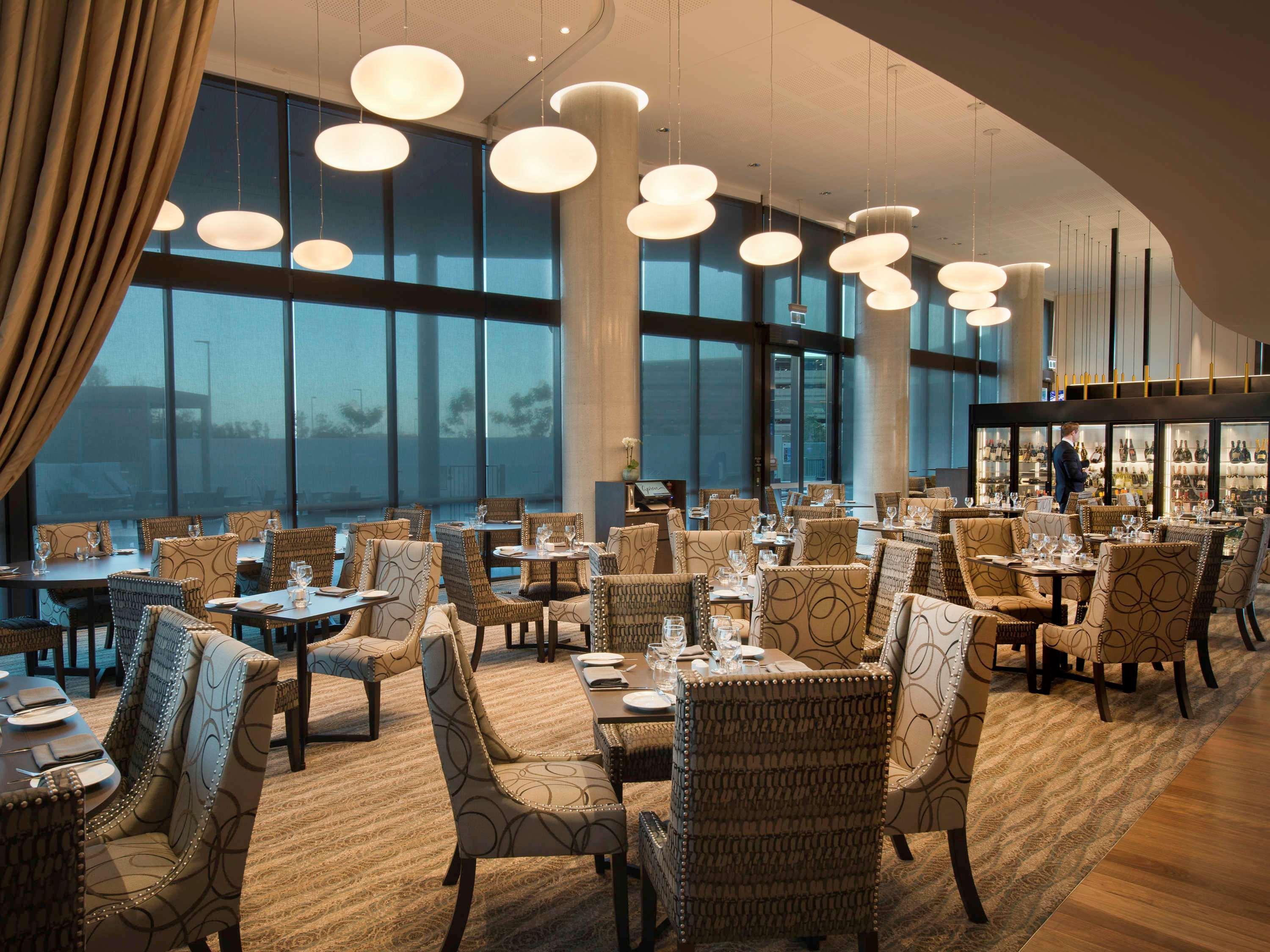 Pullman Brisbane Airport Hotel Bagian luar foto The restaurant
