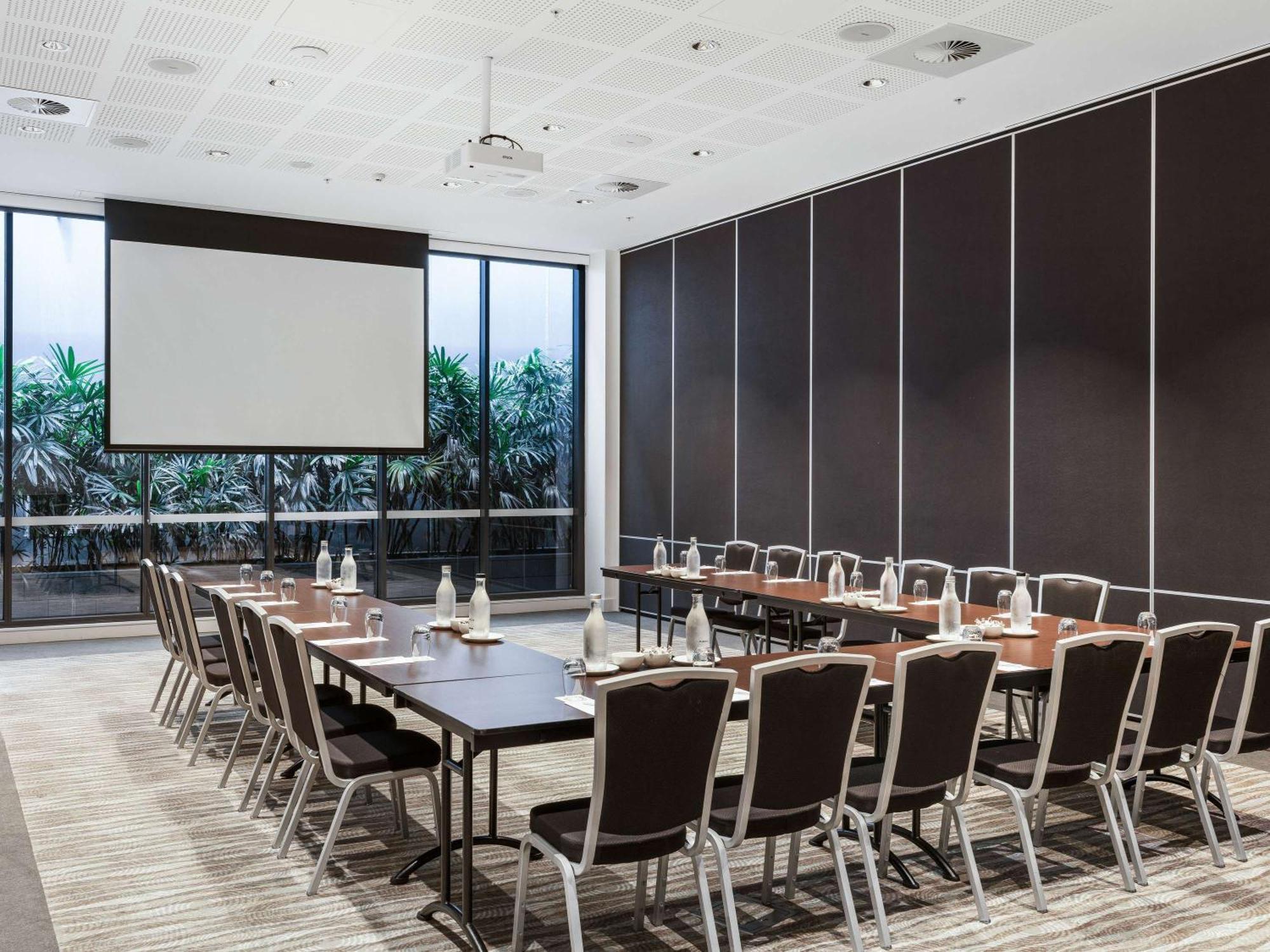 Pullman Brisbane Airport Hotel Bagian luar foto Meeting room