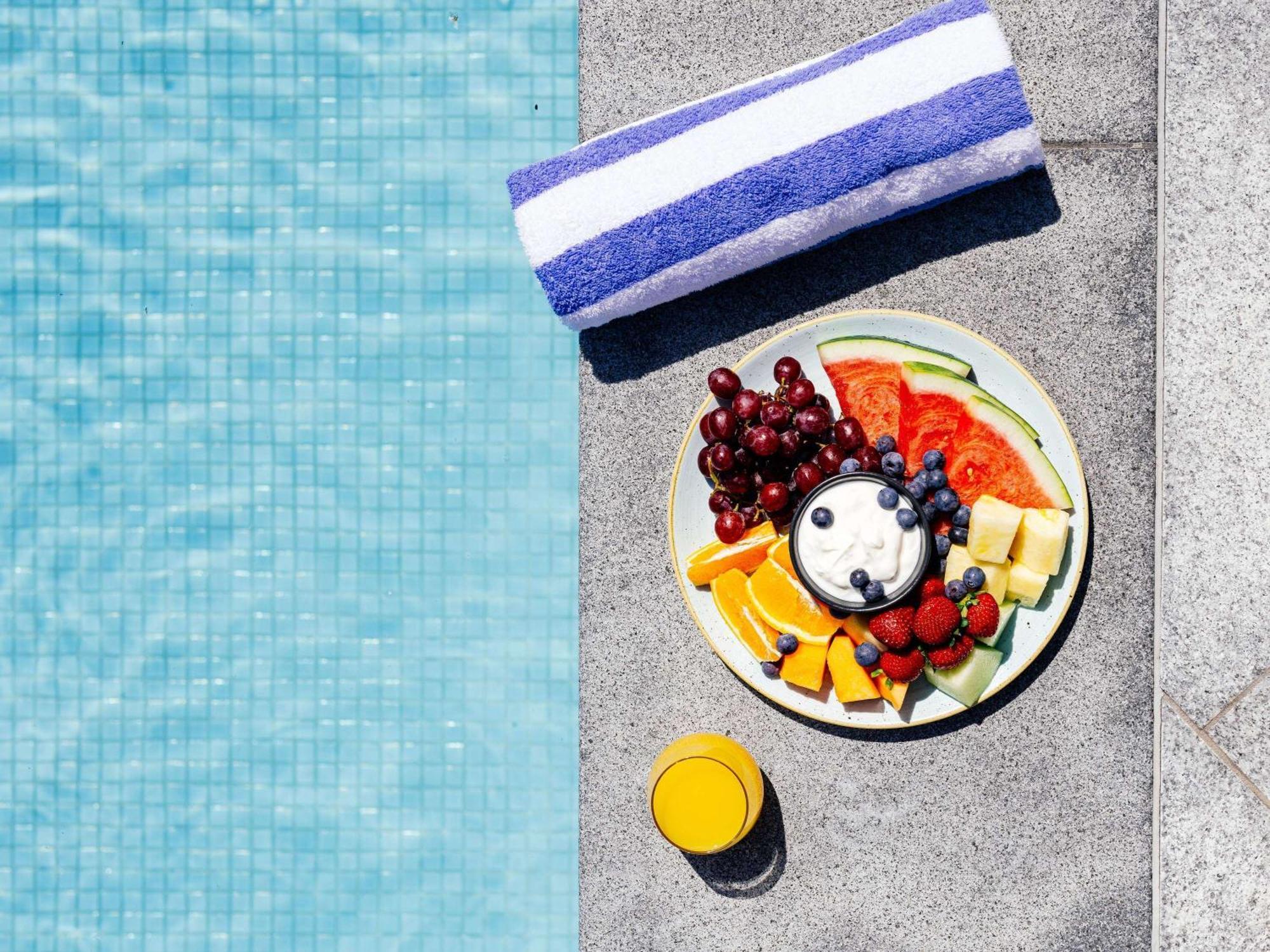 Pullman Brisbane Airport Hotel Bagian luar foto Fruit salad