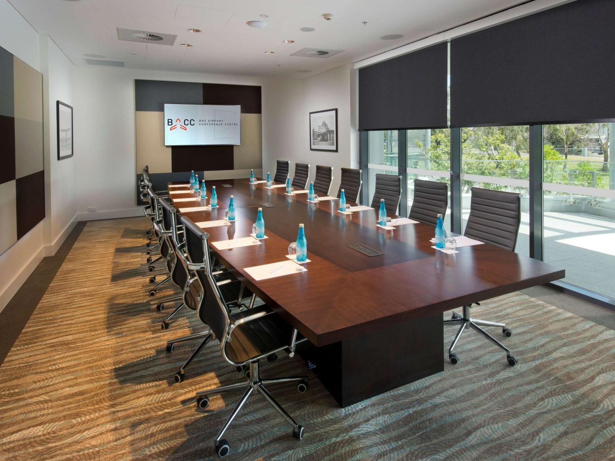 Pullman Brisbane Airport Hotel Bagian luar foto Boardroom at the ICC Academy