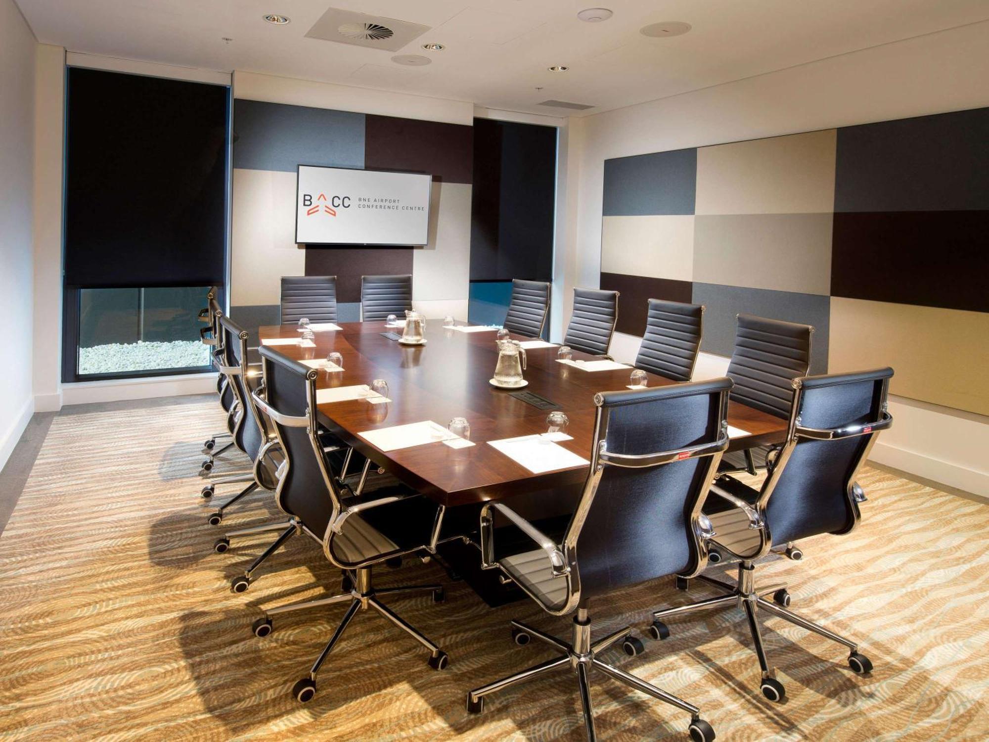 Pullman Brisbane Airport Hotel Bagian luar foto A meeting room at the ACC Liverpool Group
