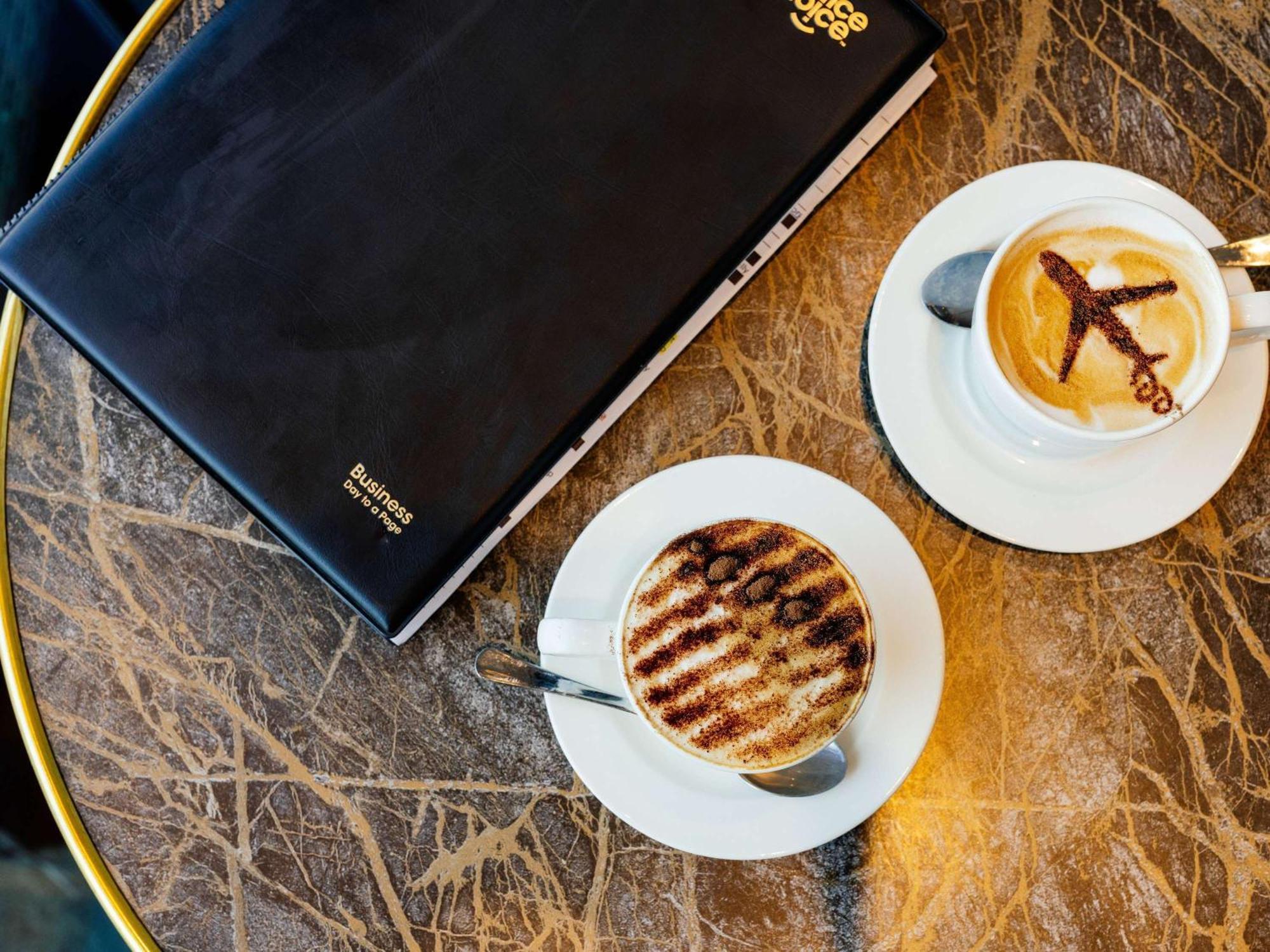 Pullman Brisbane Airport Hotel Bagian luar foto Menu