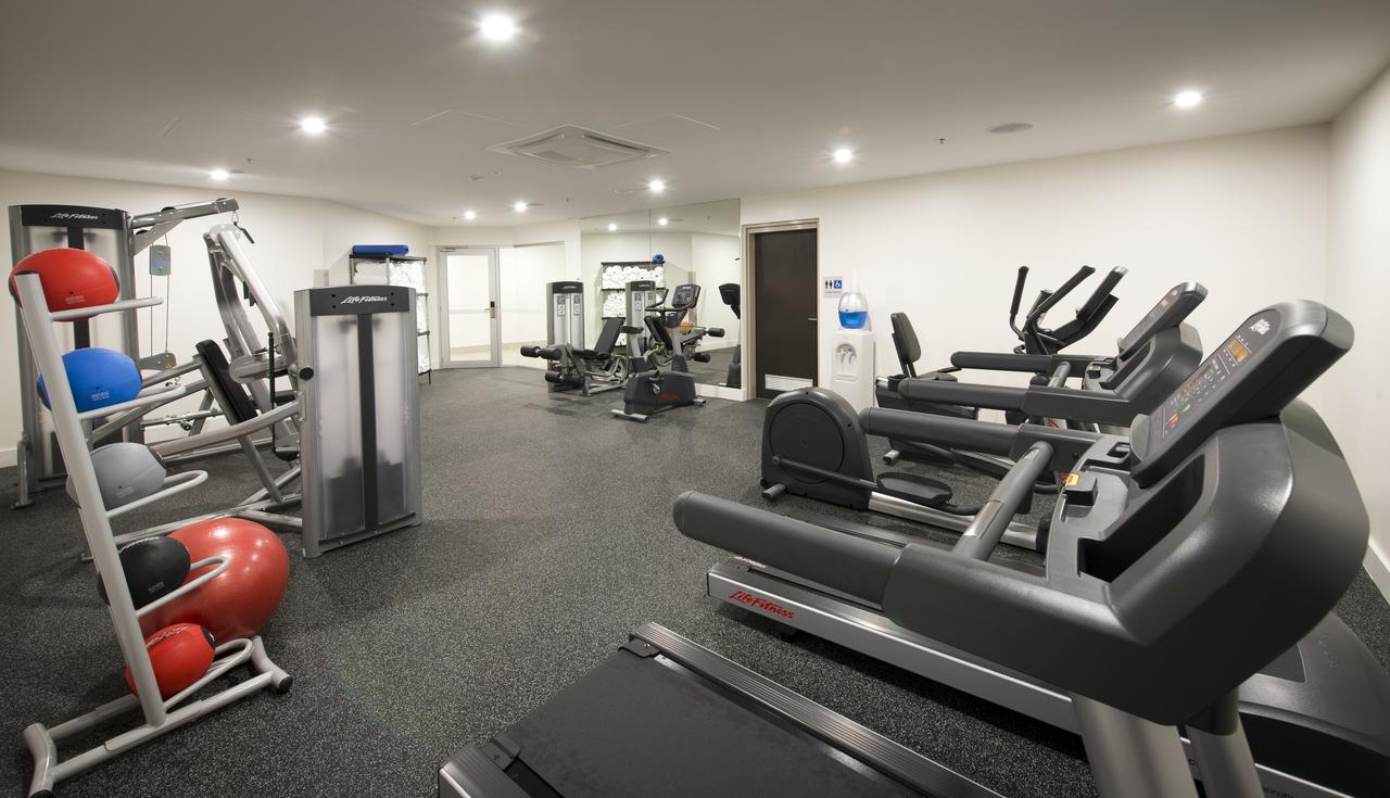 Pullman Brisbane Airport Hotel Bagian luar foto The gym at the hotel