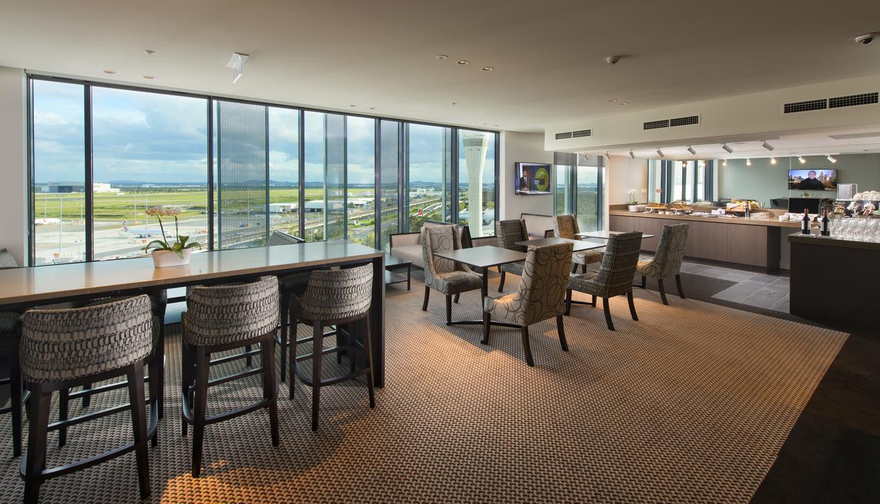 Pullman Brisbane Airport Hotel Bagian luar foto The lounge at Changi Airport