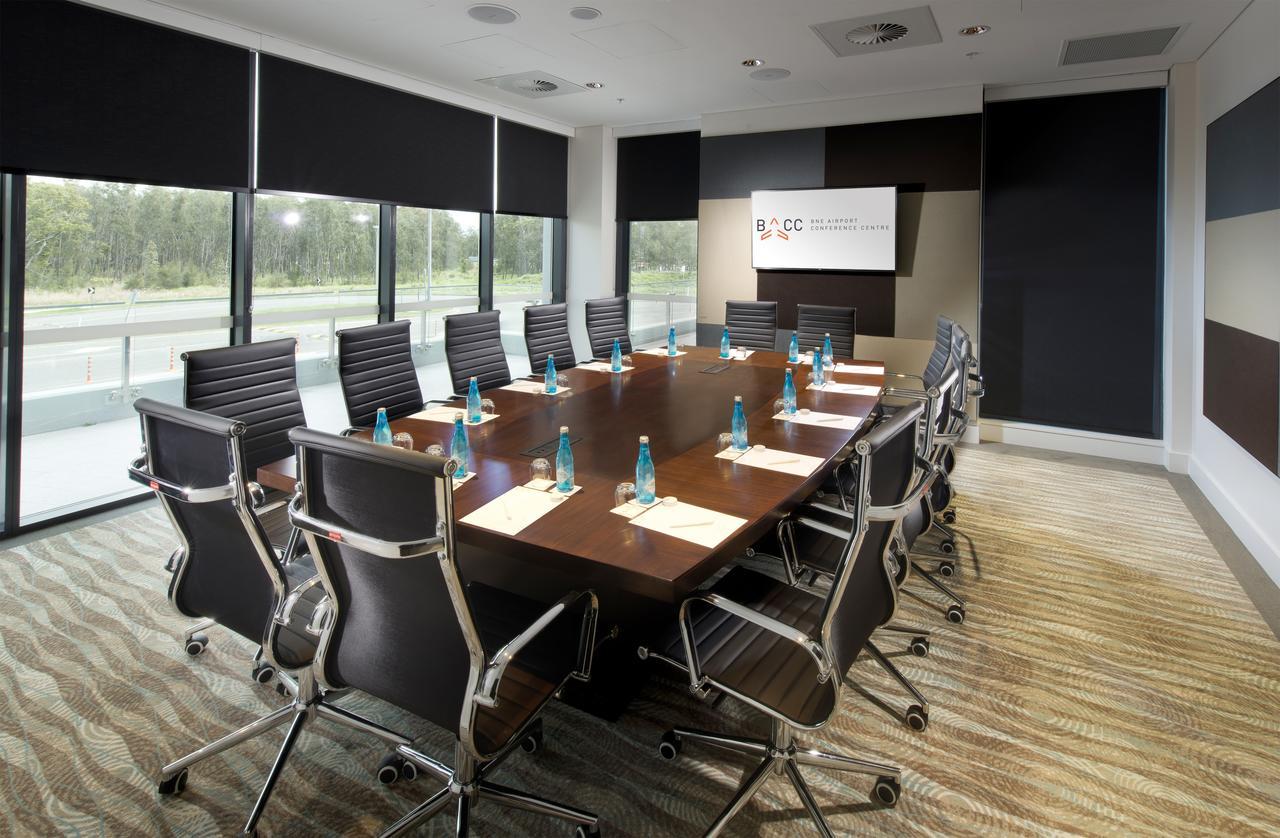 Pullman Brisbane Airport Hotel Bagian luar foto Meeting room