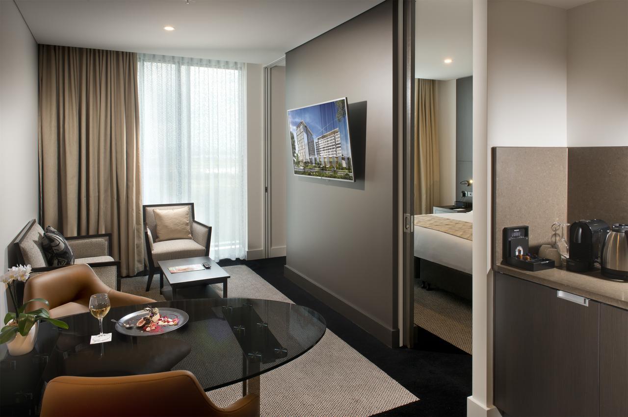 Pullman Brisbane Airport Hotel Bagian luar foto A typical apartment